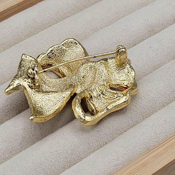 Danecraft Gold Tone Ribbon Bow Brooch Pin Red Enamel White Rhinestones Vtg - Picture 5 of 8